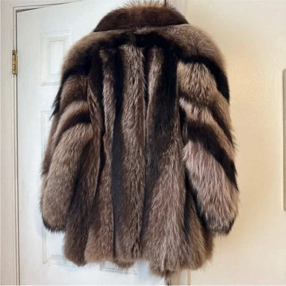 DION FURS Chicago fur size 12-14 Large - Picture 7 of 12